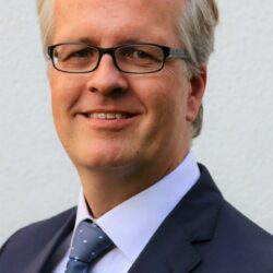 Dr. Henning Müller